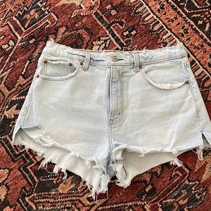 Abercrombie & Fitch The Mom Short High Rise